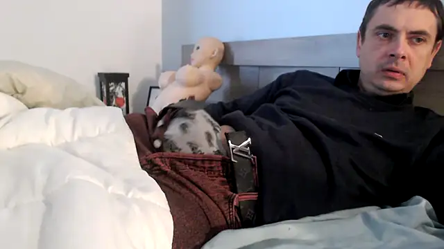 freddy0222222 online show from October 2025 10:59:01 AM