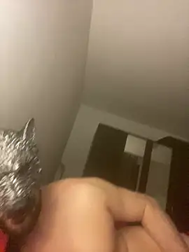 Tomhot3869 online show from March 2025 08:04:01 PM