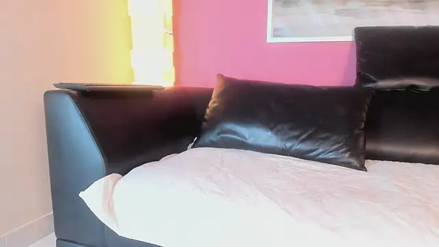 Snapshot of Tiffanysurez_ chatting on March 2026 02:49:02 AM Tiffanysurez online show from March 2026 02:49:02 AM