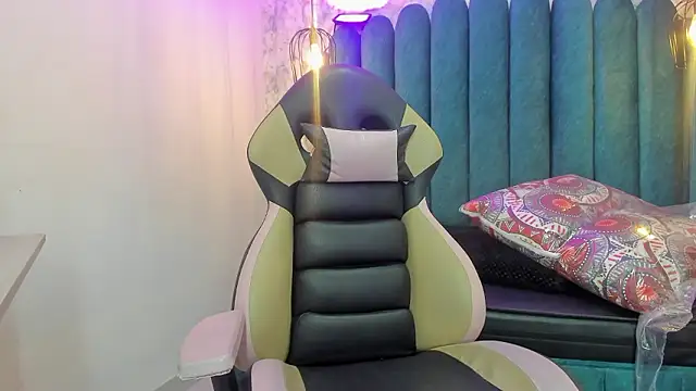 nalalye cruzz  online show from March 2026 02:26:01 AM