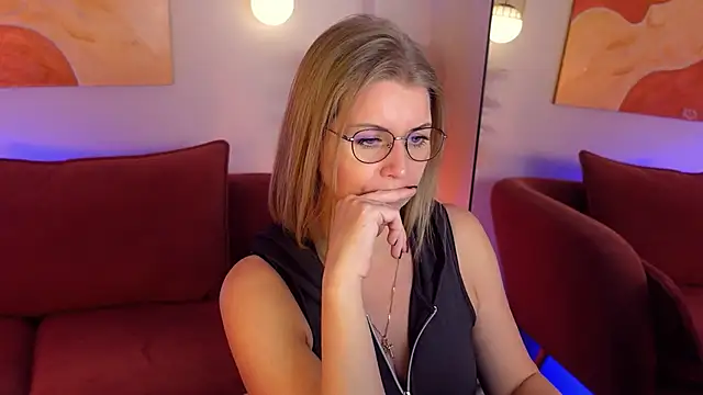 Snapshot of Annie_Light chatting on January 2026 06:06:01 AM Annie Light online show from January 2026 06:06:01 AM