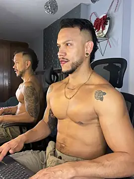 ARON TAYLER01 online show from December 2024 12:29:02 PM