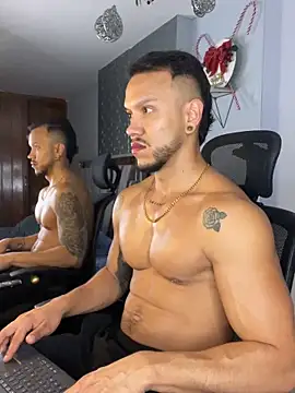 ARON TAYLER01 online show from December 2024 12:45:02 PM