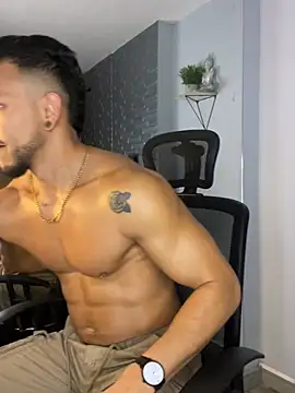 ARON TAYLER01 online show from January 2025 12:47:02 PM