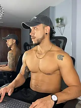 ARON TAYLER01 online show from March 2025 12:40:02 PM