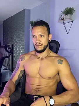 ARON TAYLER01 online show from October 2025 10:39:02 AM