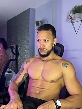 ARON TAYLER01 online show from November 2025 10:26:01 AM