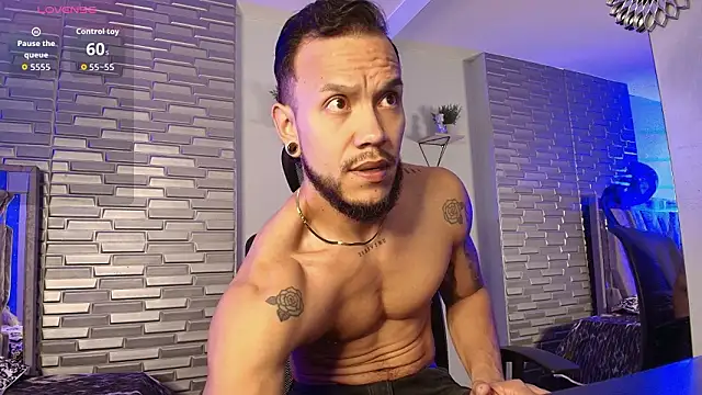 ARON TAYLER01 online show from March 2026 10:18:02 AM