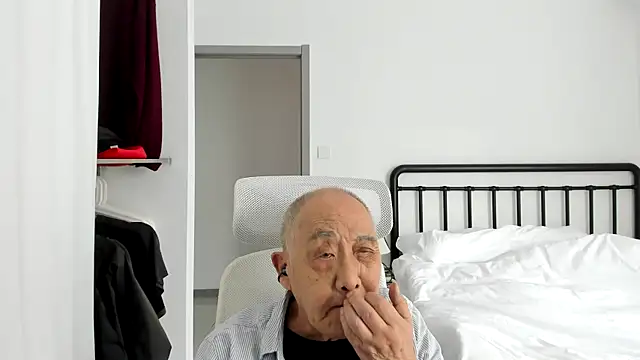 Snapshot of daver-man chatting on October 2025 01:27:02 AM daver-man online show from October 2025 01:27:02 AM