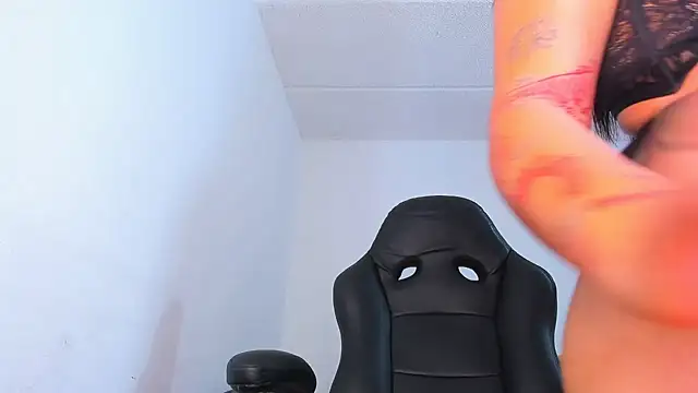 Snapshot of SweetIsabella_x chatting on December 2024 06:35:01 AM SweetIsabella x online show from December 2024 06:35:01 AM