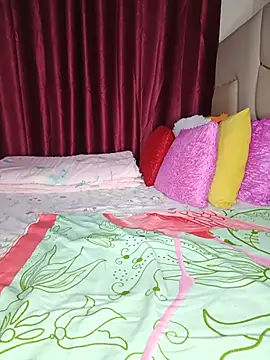 NicRaisaa online show from July 2026 04:27:01 AM