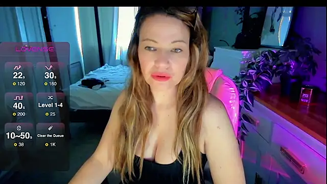 Brit Housewife online show from February 2026 04:49:02 PM