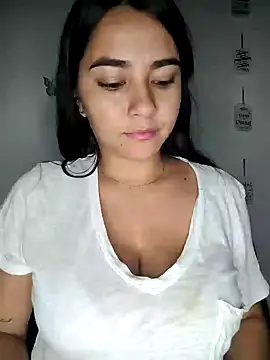 Snapshot of alison_villalobo chatting on October 2025 01:44:01 AM alison villalobo online show from October 2025 01:44:01 AM