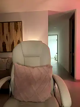 Im Valentina online show from November 2025 12:02:01 AM