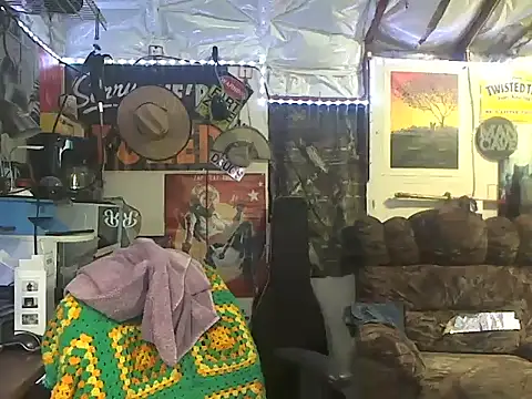 CloudDadddyyy420 online show from September 2025 01:48:02 PM