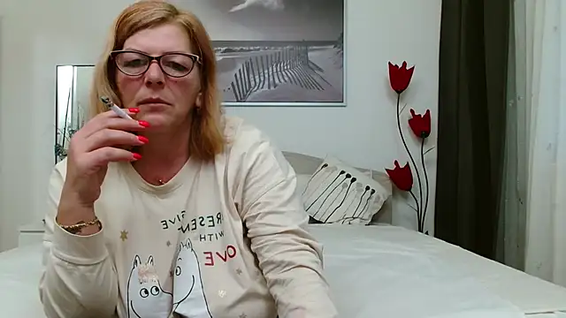 YulliaMilf online show from March 2025 05:13:01 AM