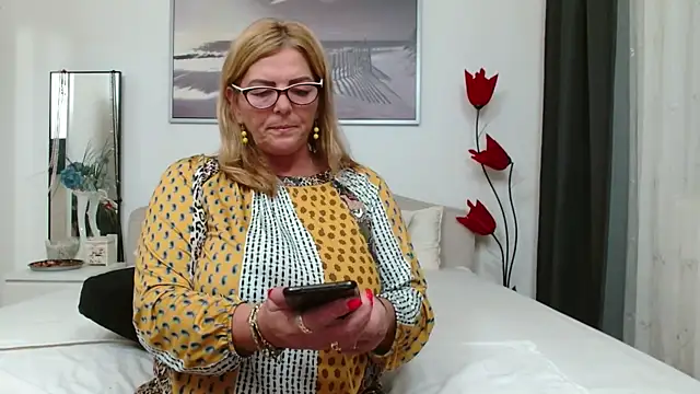 YulliaMilf online show from November 2025 03:58:01 PM