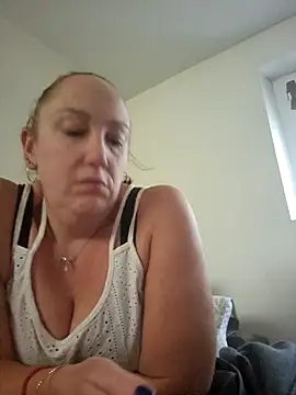 Wisie Cutie online show from November 2025 03:24:01 PM