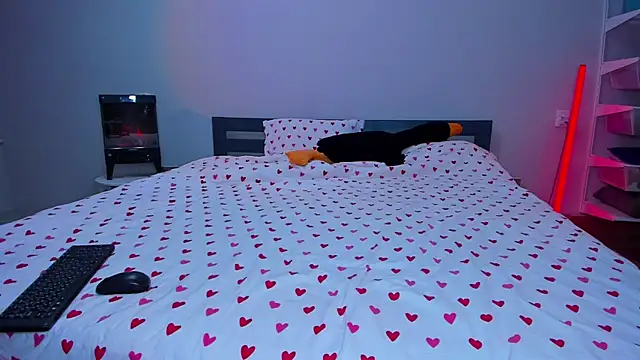 TishaLove online show from November 2025 02:38:01 PM