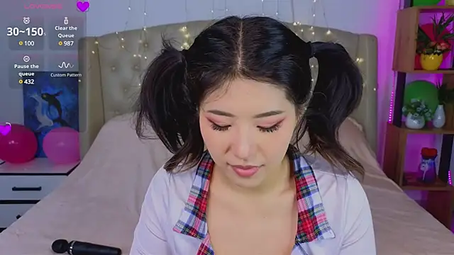 Wendy  Hills online show from February 2025 12:47:02 PM