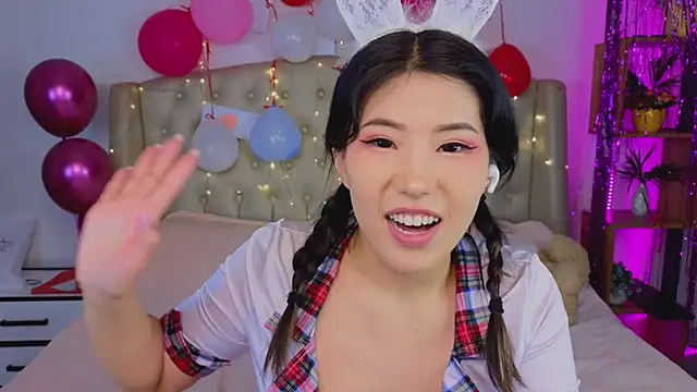 Wendy  Hills online show from February 2025 04:07:01 PM