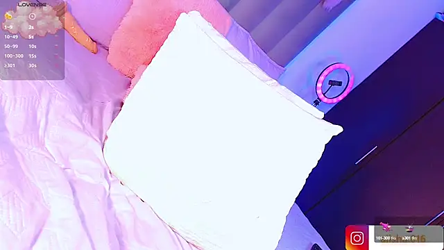 Snapshot of AiishaRose chatting on February 2025 08:31:01 PM AiishaRose online show from February 2025 08:31:01 PM