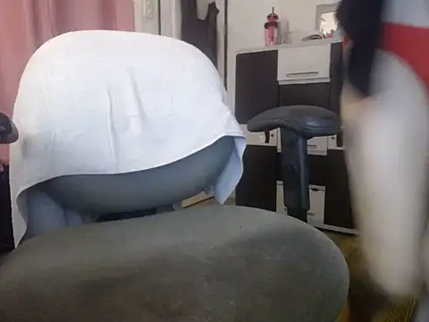 Milkshaker angel online show from December 2025 11:13:01 PM