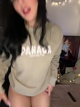 Snapshot of salome_polaniiee chatting on February 2025 06:25:02 AM salome polaniiee online show from February 2025 06:25:02 AM