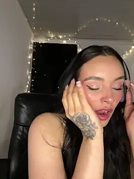 Snapshot of salome_polaniiee chatting on February 2025 08:38:01 AM salome polaniiee online show from February 2025 08:38:01 AM