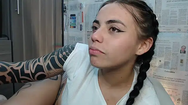 i am nina  online show from February 2025 02:50:02 AM