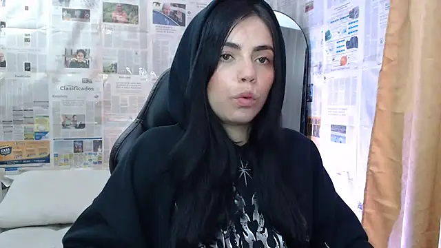 i am nina  online show from September 2025 10:48:02 PM