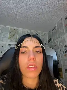Snapshot of i_am_nina_ chatting on May 2026 02:19:01 AM i am nina online show from May 2026 02:19:01 AM