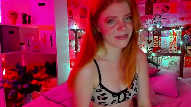 Snapshot of DiWalton chatting on January 2025 12:09:01 PM DiWalton online show from January 2025 12:09:01 PM