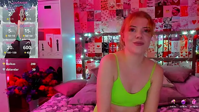 Snapshot of DiWalton chatting on February 2025 08:38:01 AM DiWalton online show from February 2025 08:38:01 AM