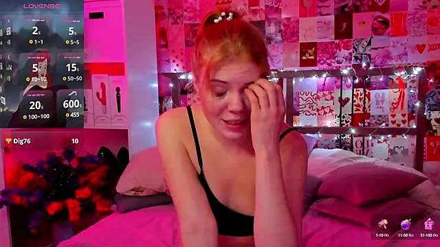 Snapshot of DiWalton chatting on February 2025 04:52:01 AM DiWalton online show from February 2025 04:52:01 AM