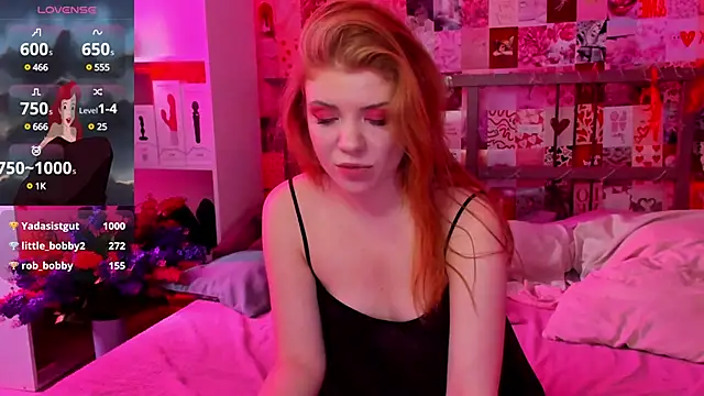 Snapshot of DiWalton chatting on March 2025 09:07:02 AM DiWalton online show from March 2025 09:07:02 AM