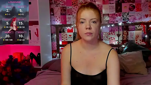 Snapshot of DiWalton chatting on October 2025 04:57:01 AM DiWalton online show from October 2025 04:57:01 AM