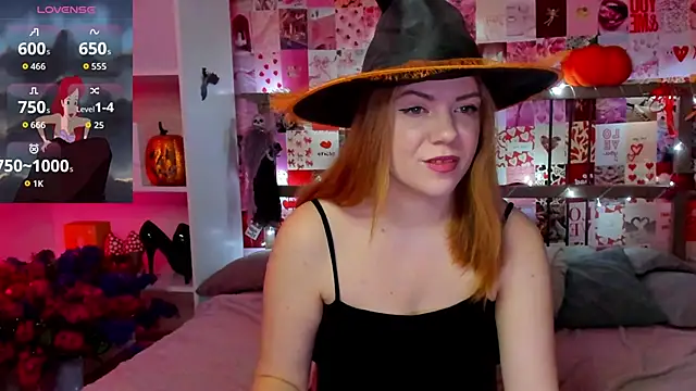 Snapshot of DiWalton chatting on November 2025 01:40:01 AM DiWalton online show from November 2025 01:40:01 AM