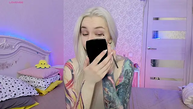 LillyMoure  online show from March 2025 12:17:01 AM