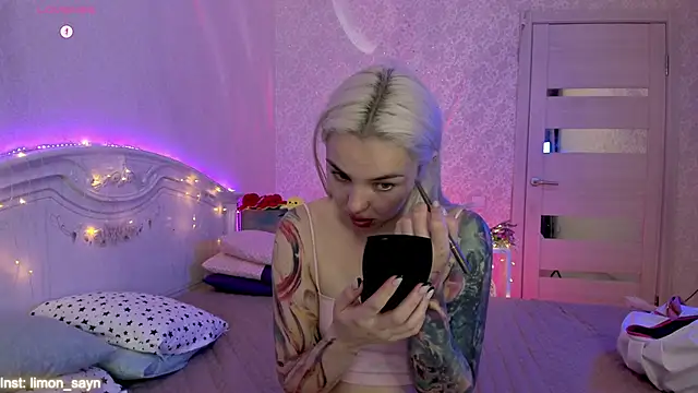 LillyMoure  online show from October 2025 11:35:02 PM