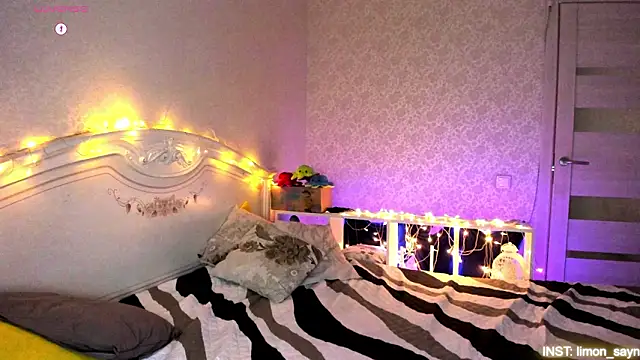 LillyMoure  online show from February 2026 11:01:01 PM