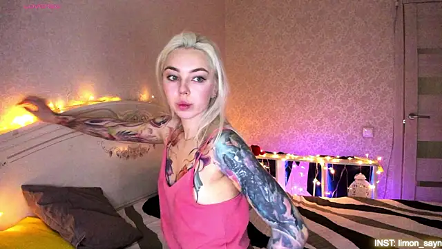 LillyMoure  online show from February 2026 10:50:01 PM