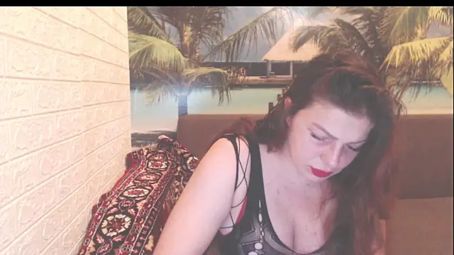 Queen  Natasha online show from October 2025 08:18:01 PM