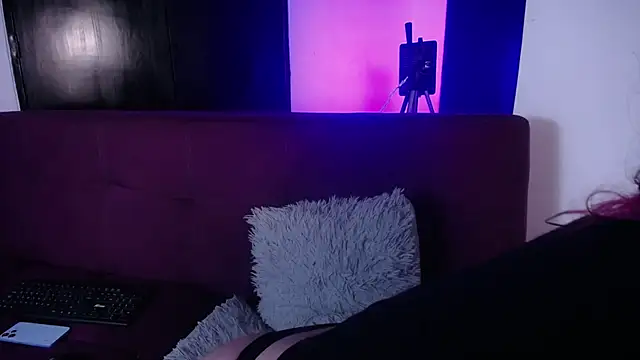 Miss Loise online show from December 2024 12:45:01 PM