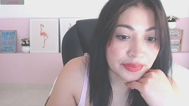 Snapshot of sophia_hadid chatting on November 2025 08:54:01 PM sophia hadid online show from November 2025 08:54:01 PM