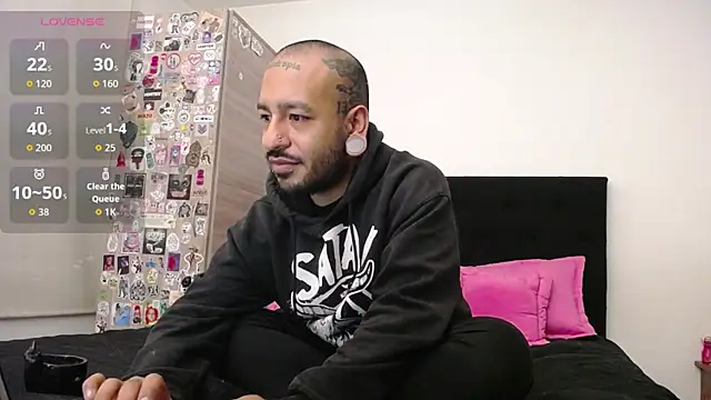 Snapshot of nika_1312 chatting on October 2025 04:43:02 AM nika 1312 online show from October 2025 04:43:02 AM