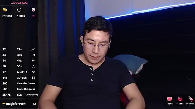 Snapshot of andrewmhilton_ chatting on March 2025 04:43:02 AM andrewmhilton online show from March 2025 04:43:02 AM