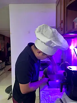 andrewmhilton  online show from October 2025 07:36:02 PM