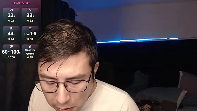 andrewmhilton  online show from December 2025 03:58:02 AM