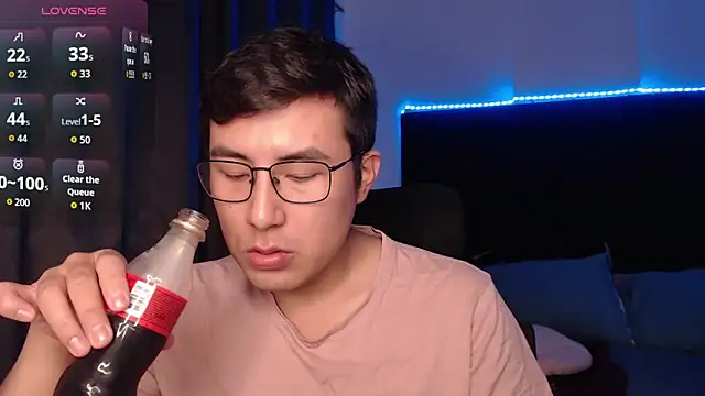 andrewmhilton  online show from March 2026 05:46:02 AM